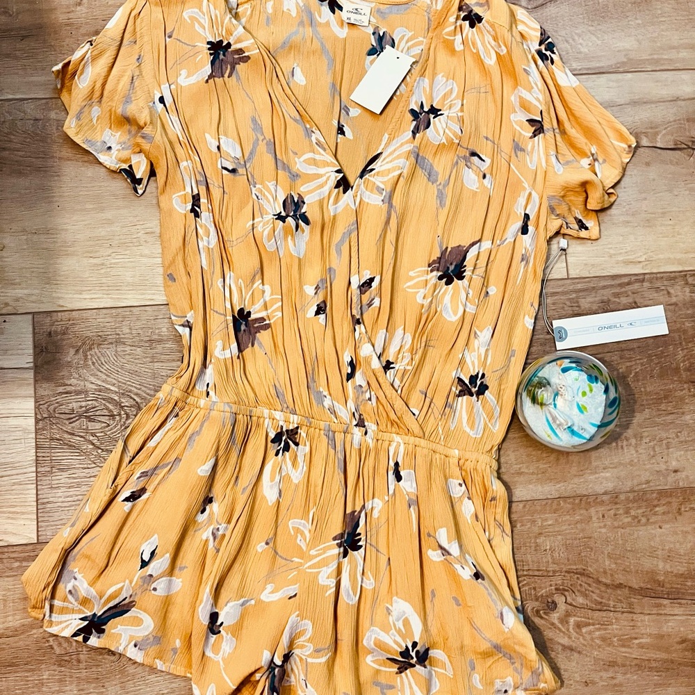 ONEILL Charlene Floral Yellow Romper NWT Size XL
